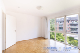 Schlafzimmer - 2-Zimmer-Wohnung in ruhiger Lage mit sonnigem Balkon und Tiefgaragenstellplatz nahe am UKE