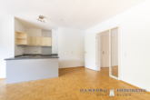 Wohnzimmer/Küche - 2-Zimmer-Wohnung in ruhiger Lage mit sonnigem Balkon und Tiefgaragenstellplatz nahe am UKE